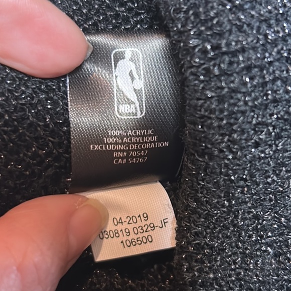 Toronto Raptors knit toque black red - Picture 7 of 7